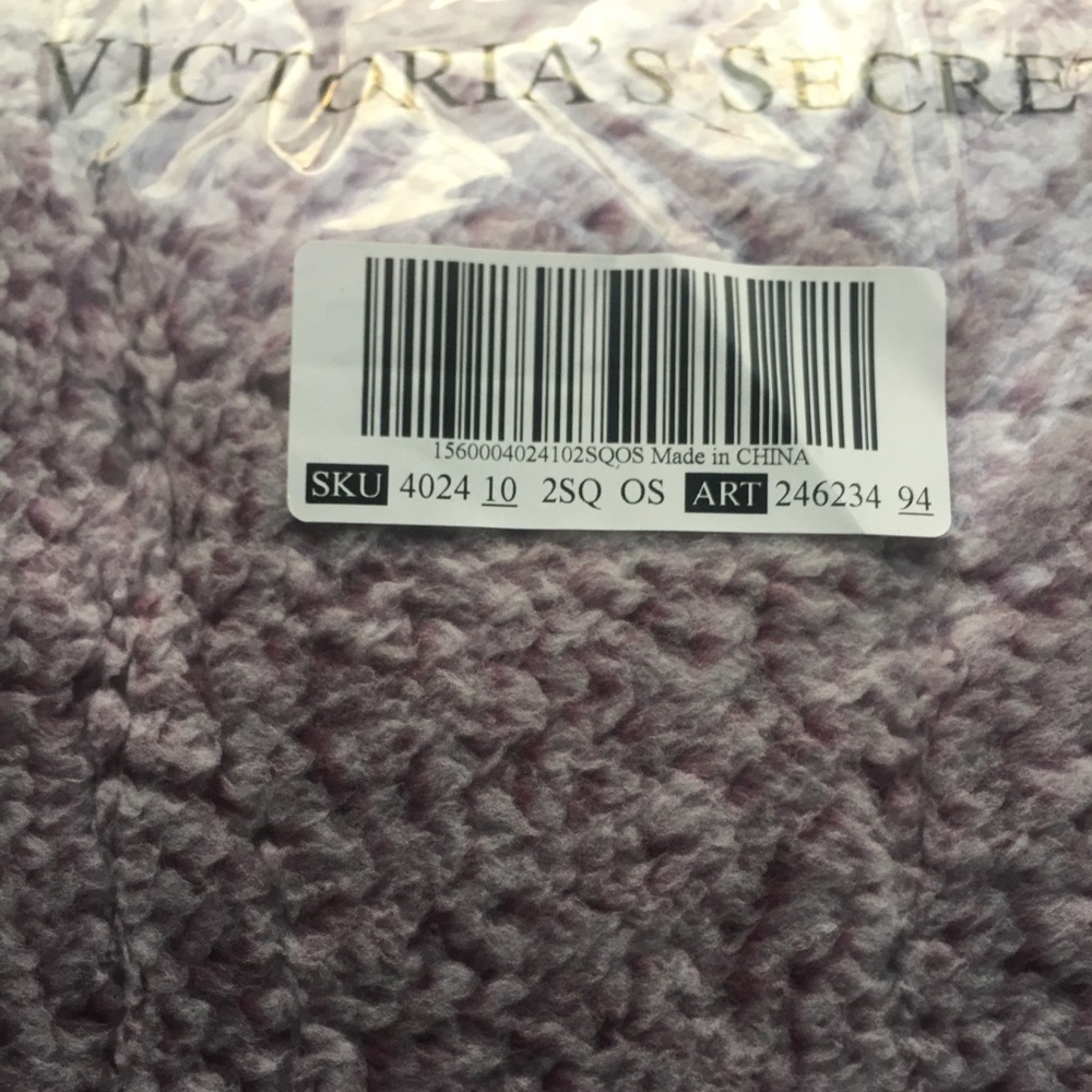 Victoria’s Secret PINK Sherpa Blanket - Picture 4 of 6